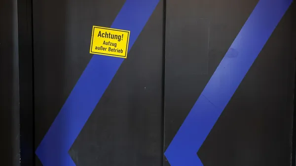 Tüv-Report: Mängel an zwei Drittel der geprüften Aufzüge